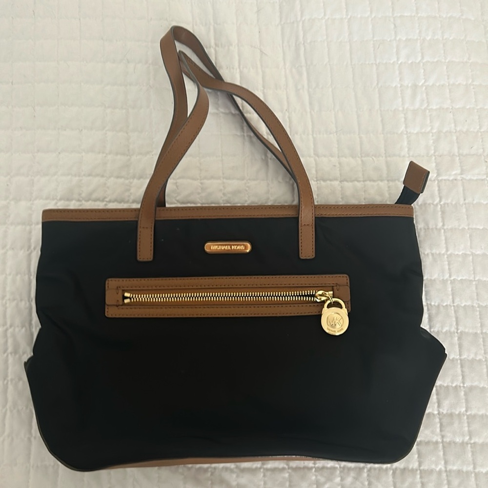 Micheal Kors purse